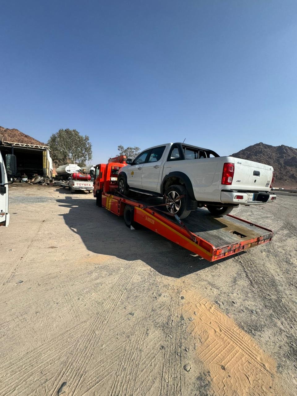 سطحة تبوك – خدمة سحب ونقل سيارات 24 ساعة داخل تبوك